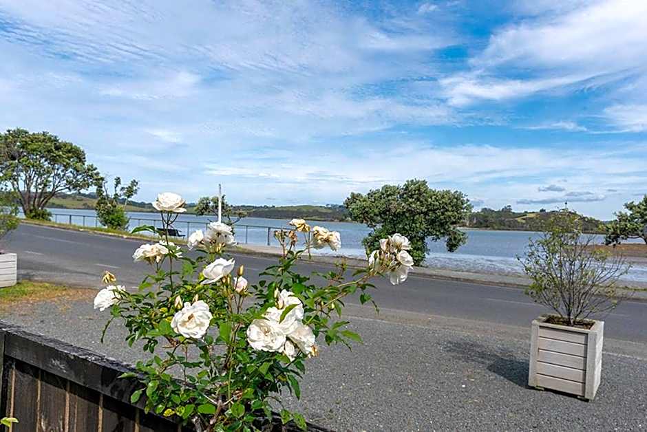 The Old Oak Boutique Hotel