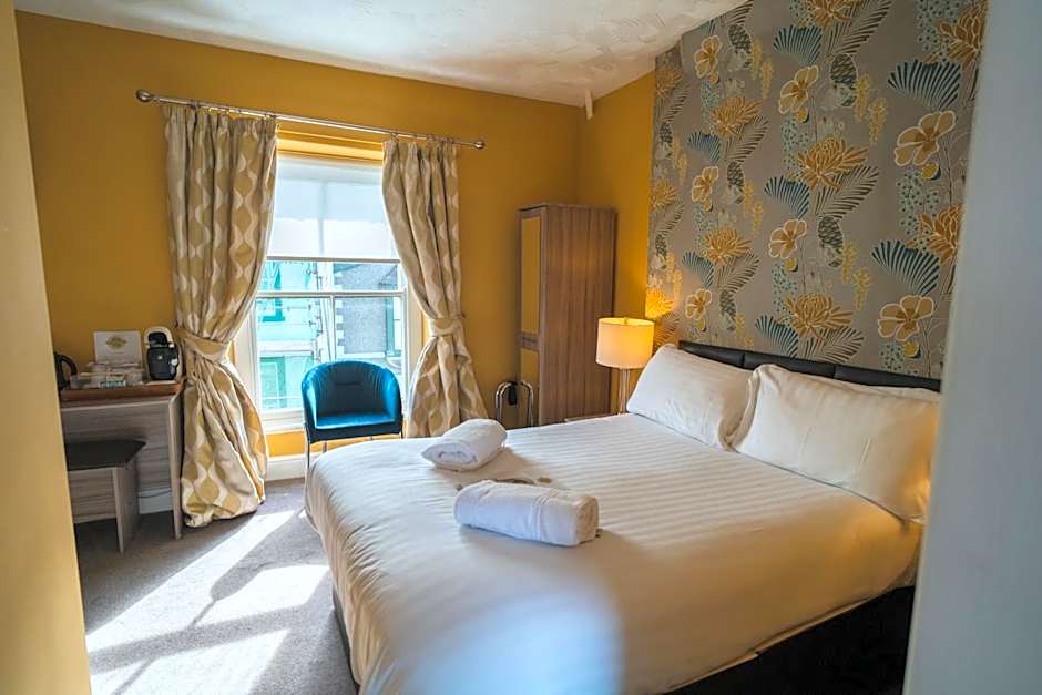 Johnny Dough's Conwy with Rooms