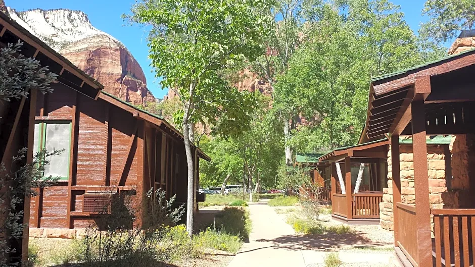 Zion Lodge