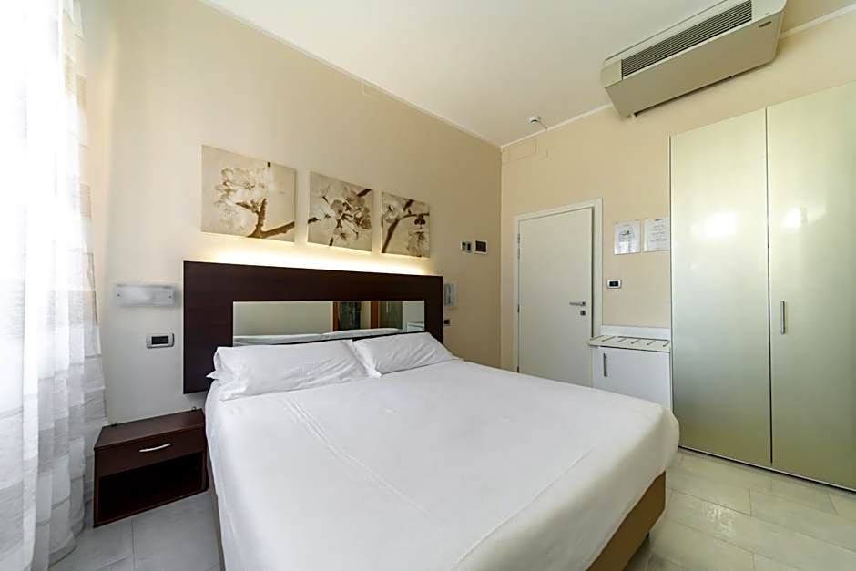 Hotel University