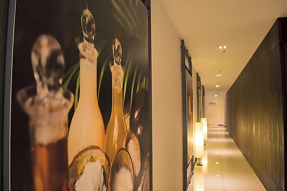 Grand Alora Hotel
