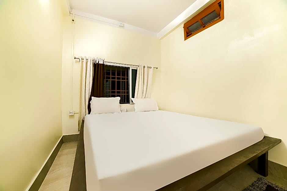 Photo 1 of 18 of SPOT ON Room without Air Conditioning