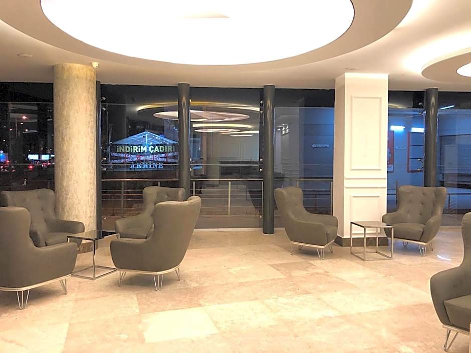 Le Luxe Suites Hotel