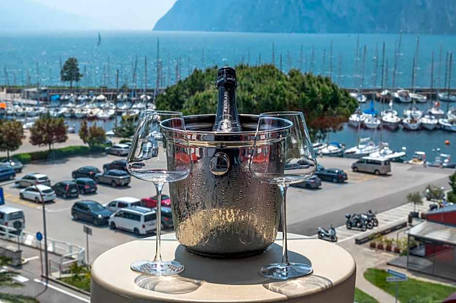 Lake Front Hotel Mirage