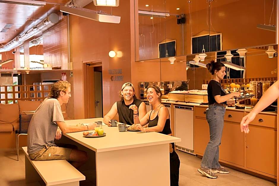 Latroupe Poblenou Beach