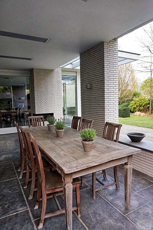 Bed & Wellness Boxtel, luxe kamer met airco en eigen badkamer, ligbad
