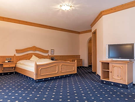 Apartment 3 Adults