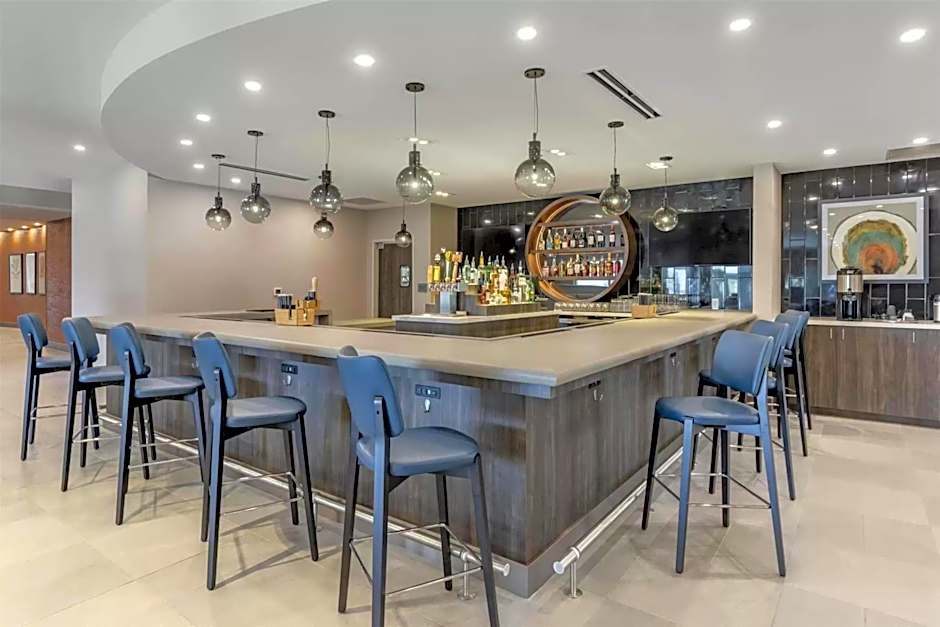 DoubleTree by Hilton Greenville Woodruff Road