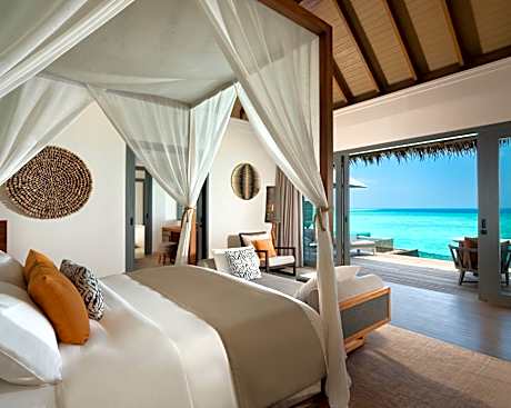 One Bedroom Overwater Pool Residence (Sunset View)
