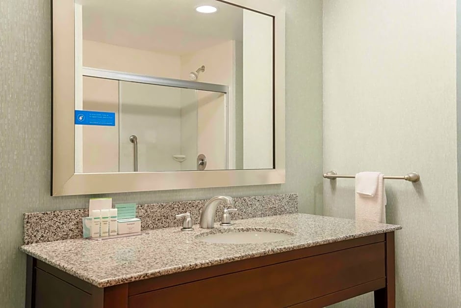 Hampton Inn By Hilton & Suites Wheeling - The Highlands