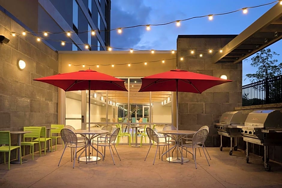 Home2 Suites by Hilton Minneapolis / Roseville, MN
