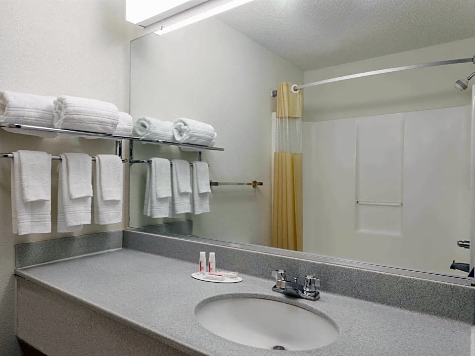 Jesup Inn & Suites