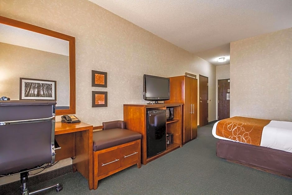 Comfort Suites Appleton Airport