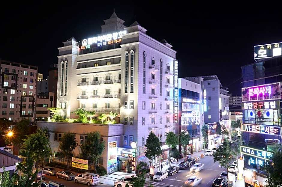 Empire Tourist Hotel