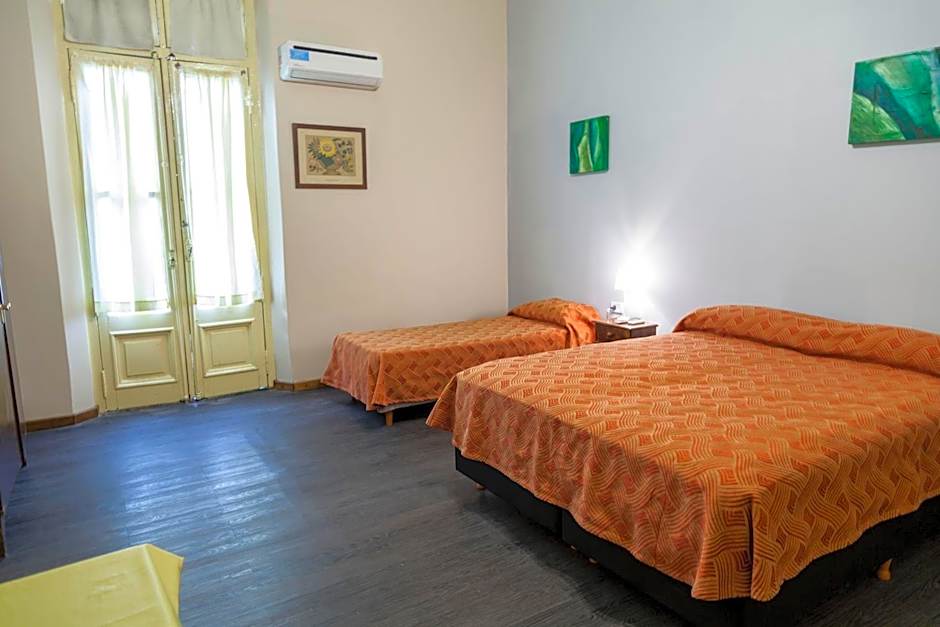 Hotel Reina