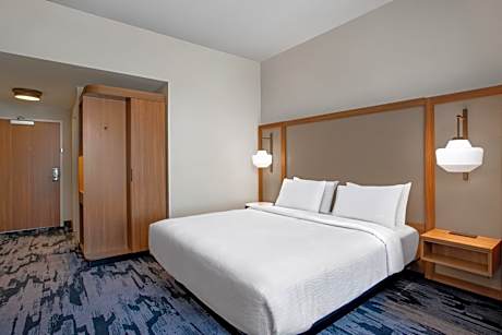 King Room with Roll-in Shower - Mobility and Hearing Accessible