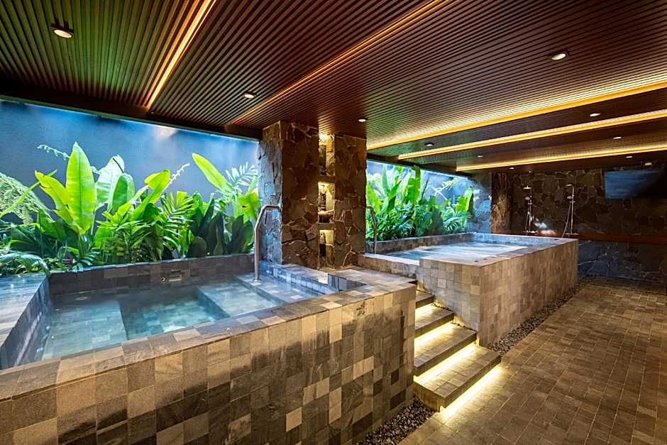 TS SUITES Seminyak Bali