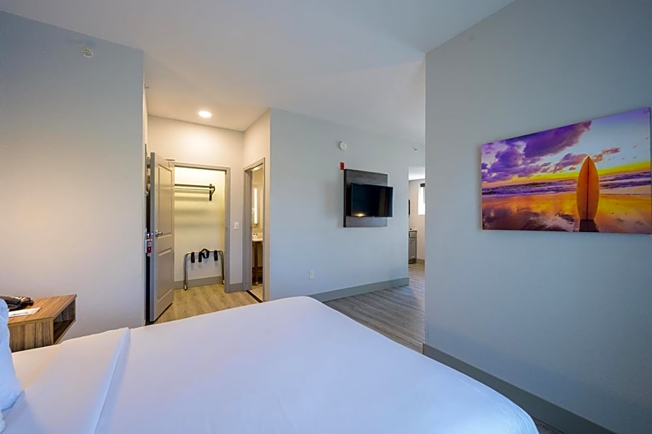 Hawthorn Extended Stay by Wyndham Panama City Beach