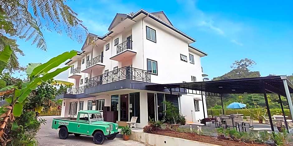 Rovers Inn Guesthouse - Age 11 and Above Only