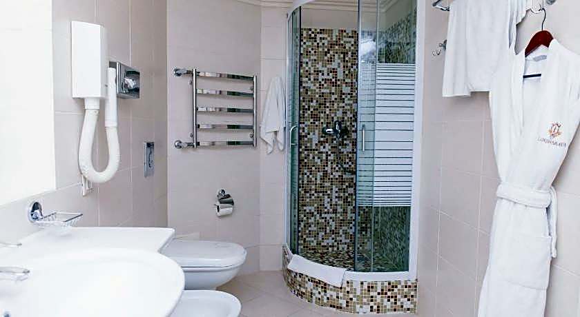 Londonskaya SPA Hotel