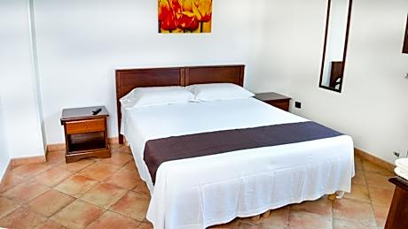 Triple Room with Garden View
