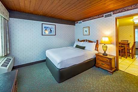 Kitchenette suite with 2 queen bed