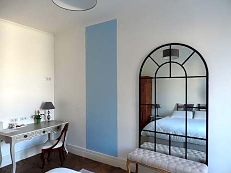Double or Twin-Private Bathroom-City View-Harmonie