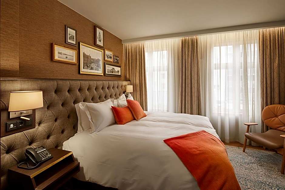 Reykjavik Consulate Hotel, Curio Collection by Hilton