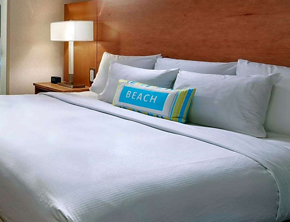DoubleTree Suites by Hilton Doheny Beach
