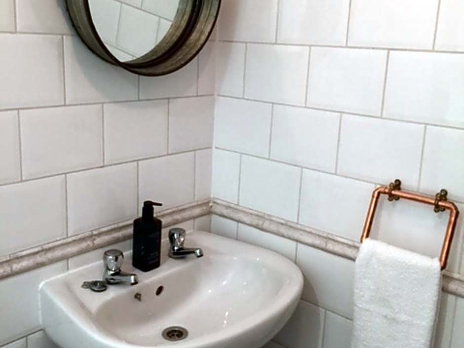 The Clacks Rustic Abode