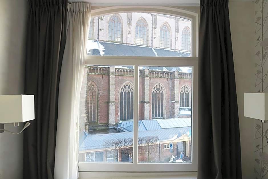 Hotel Carillon