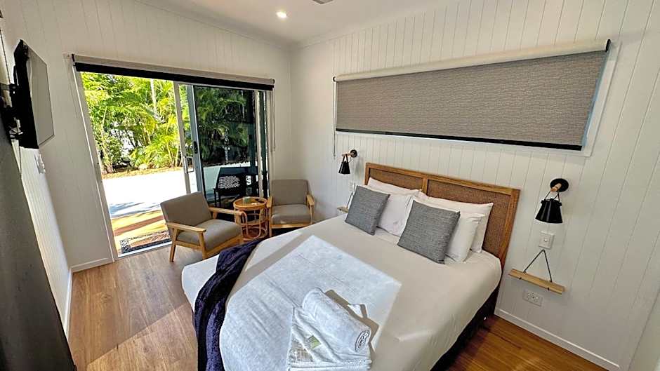 Poinciana at Cooee Bay