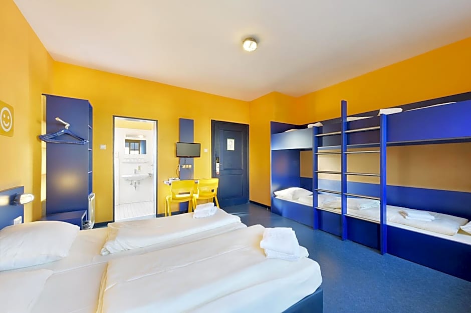 Bed'nBudget Expo-Hostel Rooms