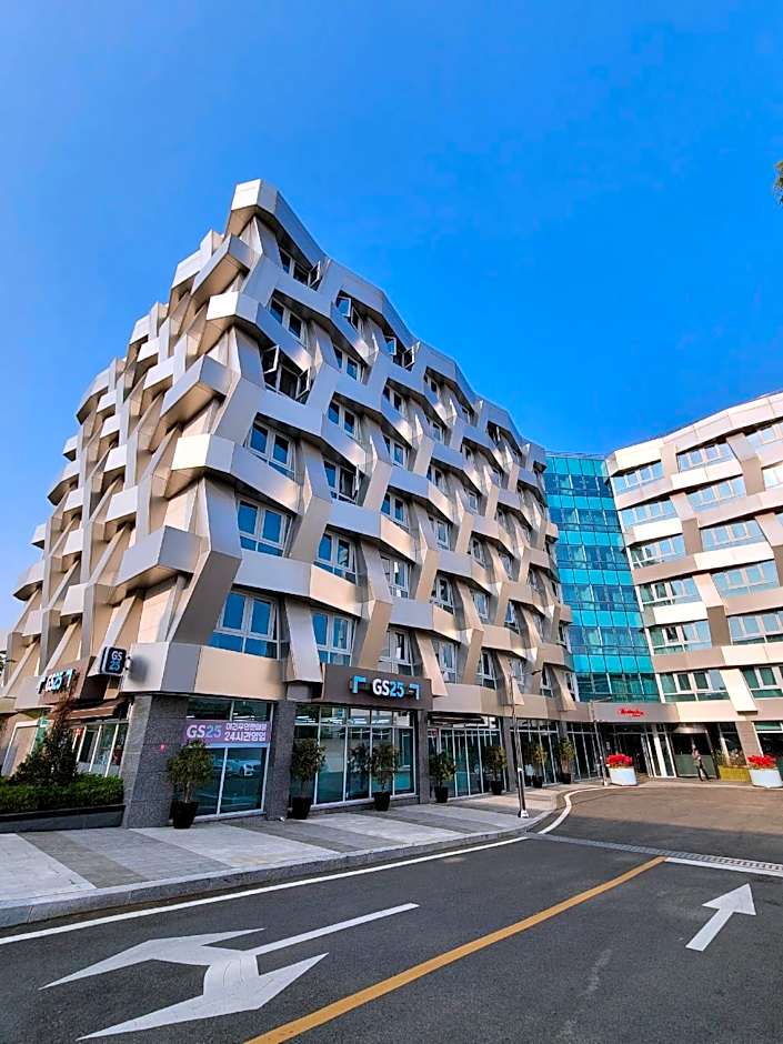Chungchoho Best Hotel