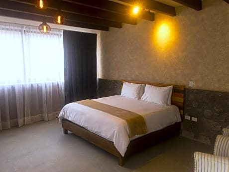 Deluxe Suite with Spa Bath