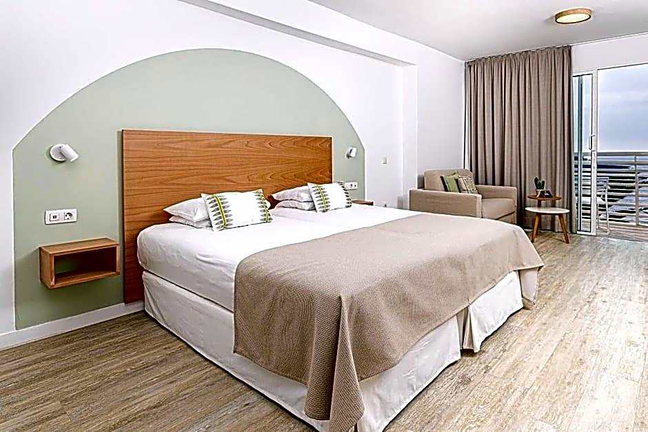 Atlantic Holiday Hotel
