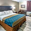 Econo Lodge Inn & Suites Newton