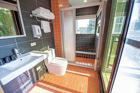 Queen Room with Balcony