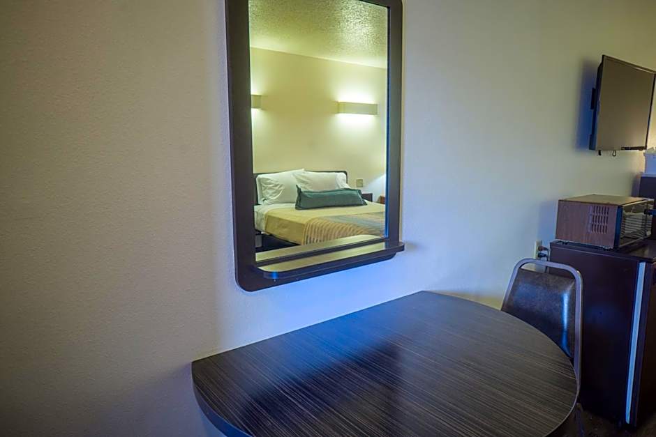 Sunnyside Inn and Suites