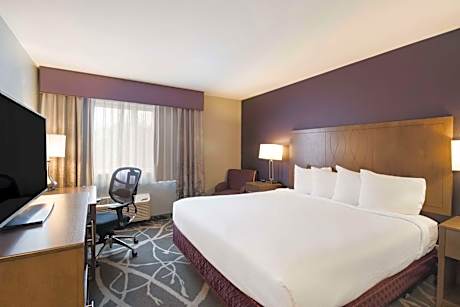 King Room with Roll-in Shower - Disability Access/Non-Smoking