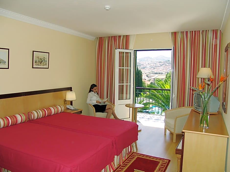 Photo 1 of 5 of 1 Double Bed or 2 Beds, Garden View