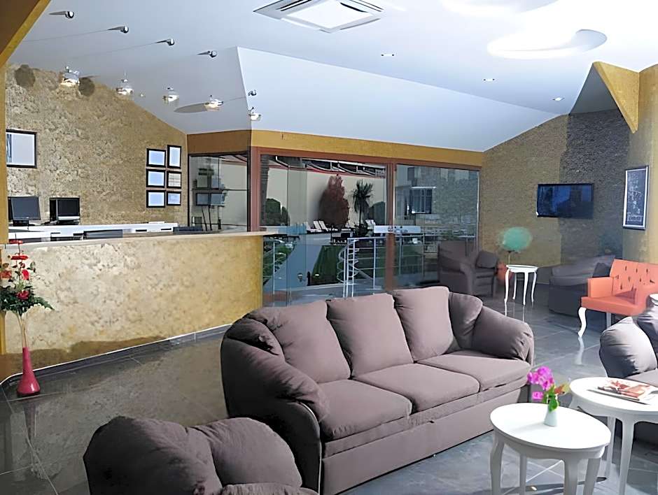 Han Deluxe Hotel