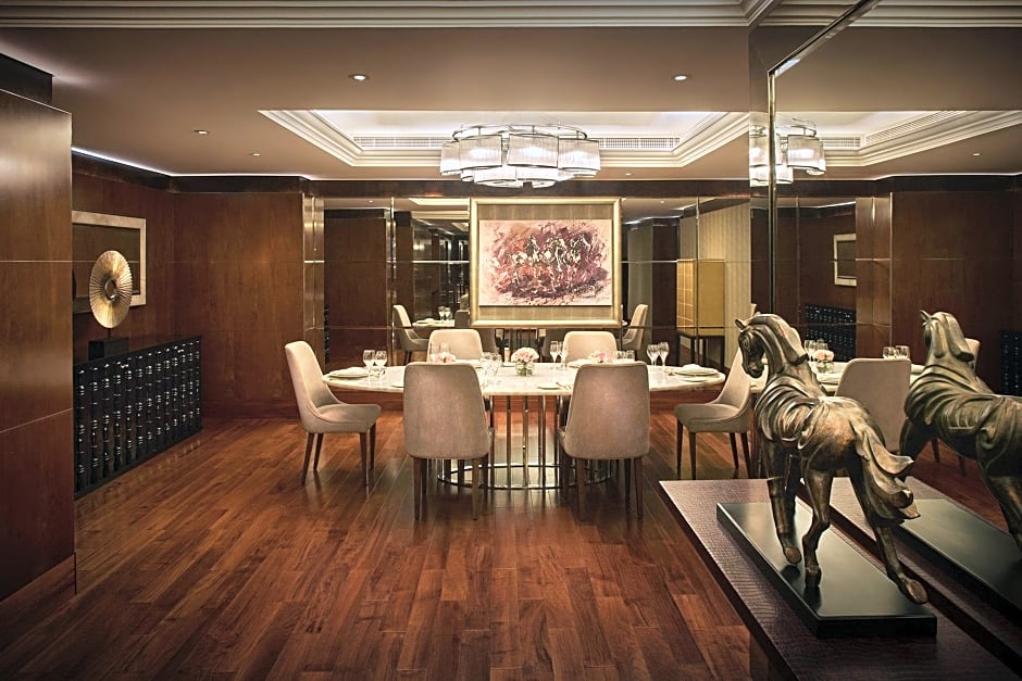 Photo 1 of 10 of Presidential 2 Bedroom Suite