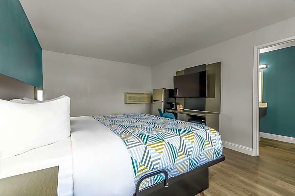 Studio 6 Suites Madera, CA Yosemite