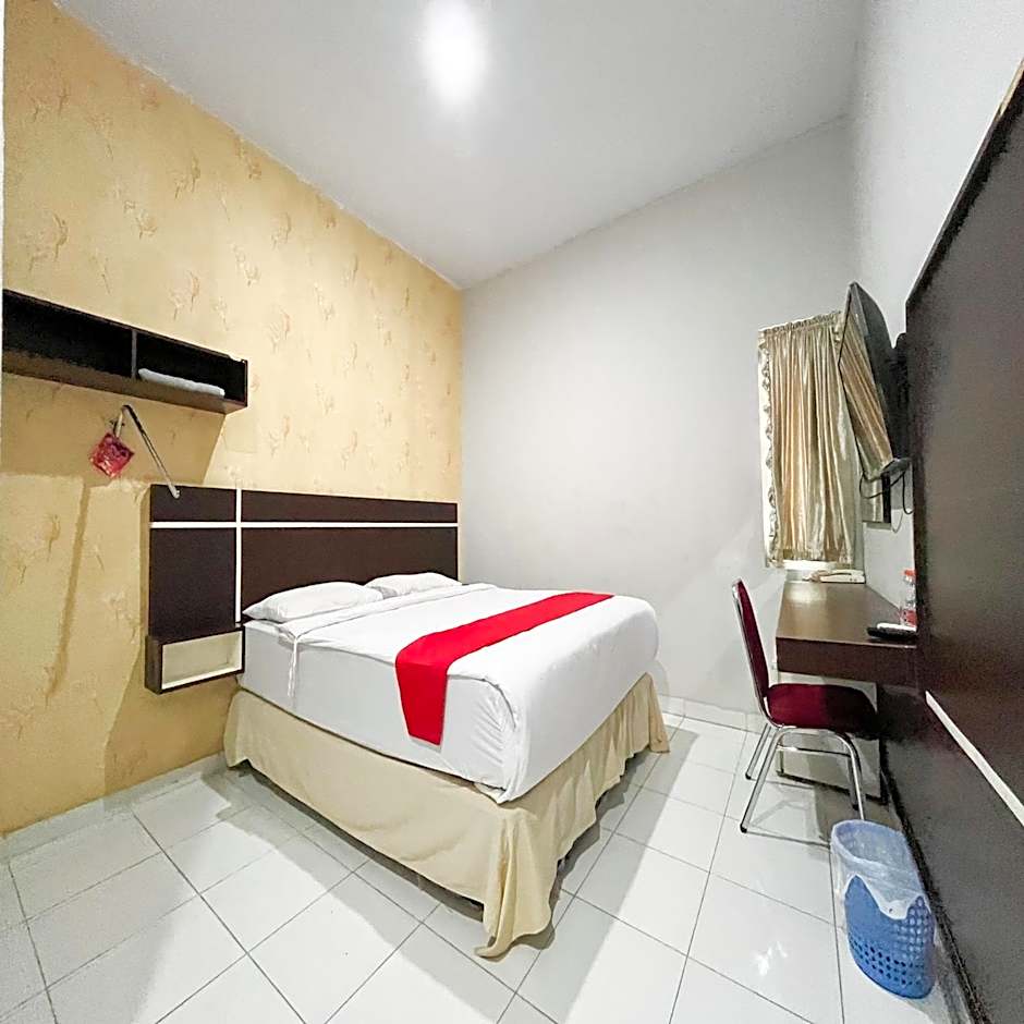 RedDoorz at Lucky Inn Panakukkang Makassar