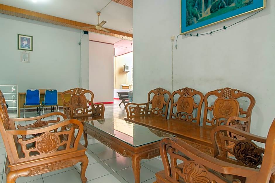 KoolKost Syariah near Ayani Mega Mall Pontianak