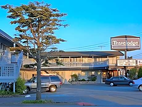 Redwood Inn