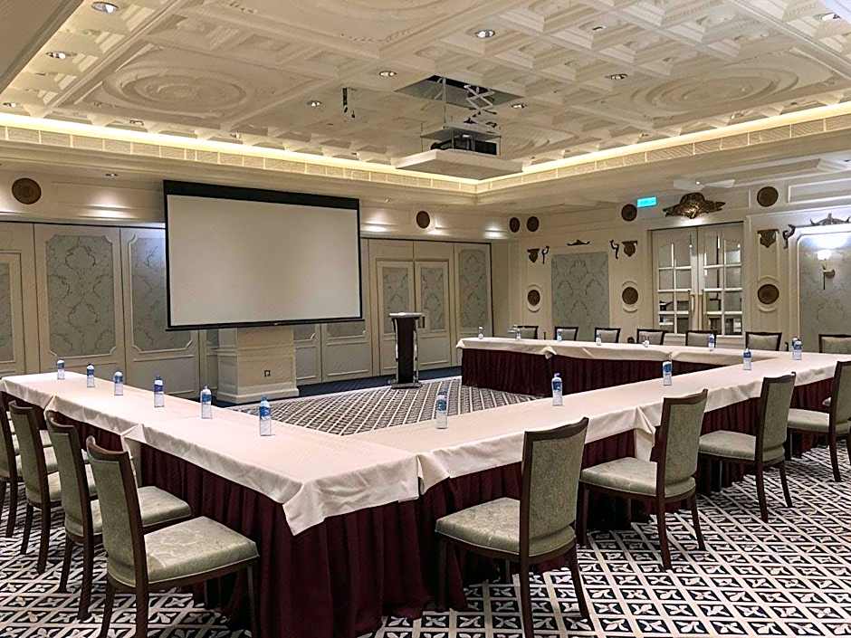Legend Palace Hotel