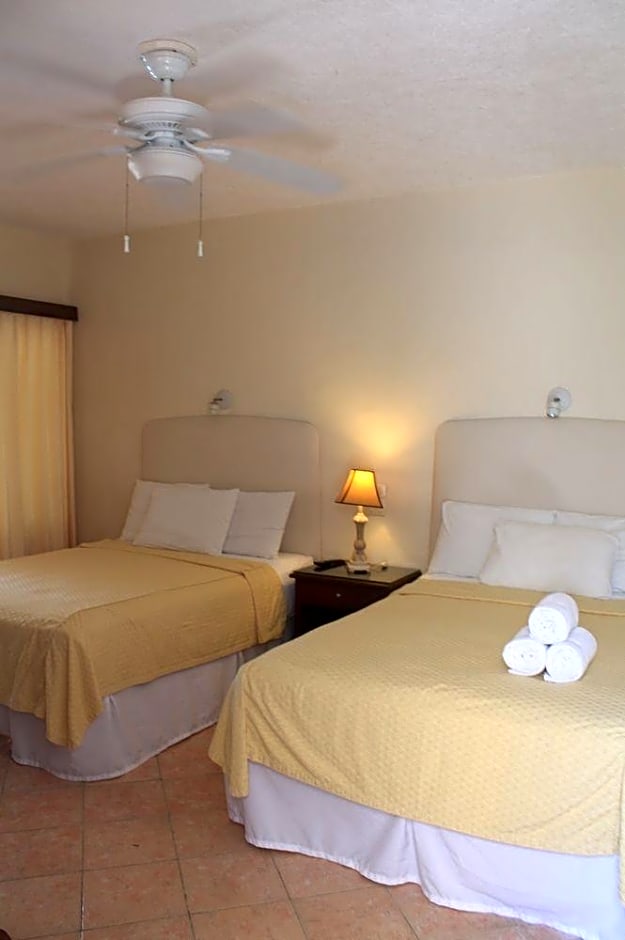 Hotel Playa La Media Luna, Isla Mujeres