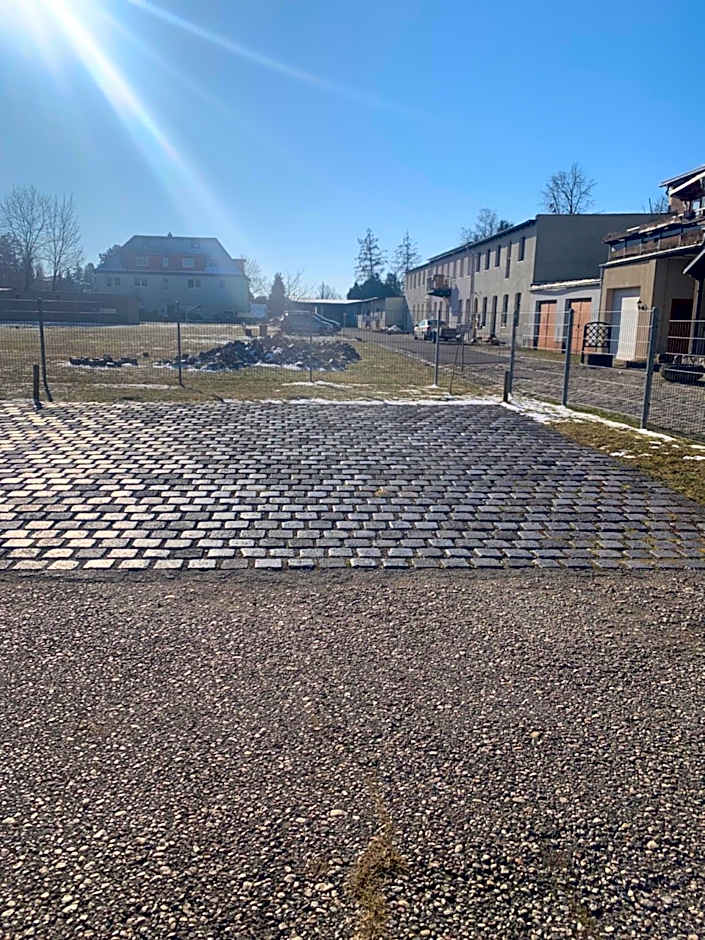 Oase im Südosten - wunderschöne Apartments für 4 Personen mit Terrasse & Stellplatz